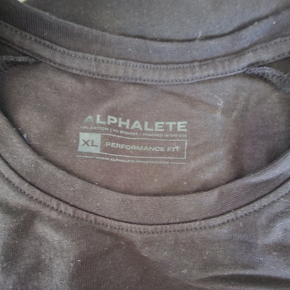 ALPHALETE- *NEVER WORN* Men's XL Core Tee Performance Fit - Picture 4 of 6